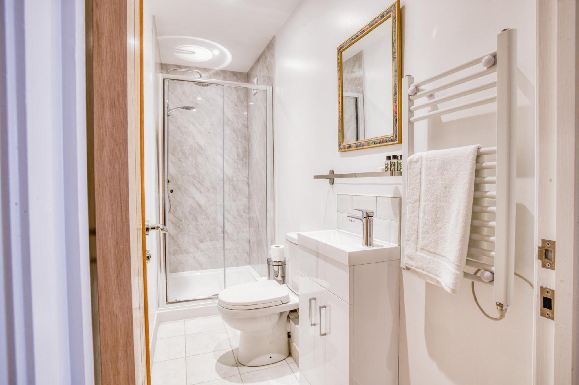 Suite 3 - 1 Bed Apartment King Size Bed Lincoln Zewnętrze zdjęcie